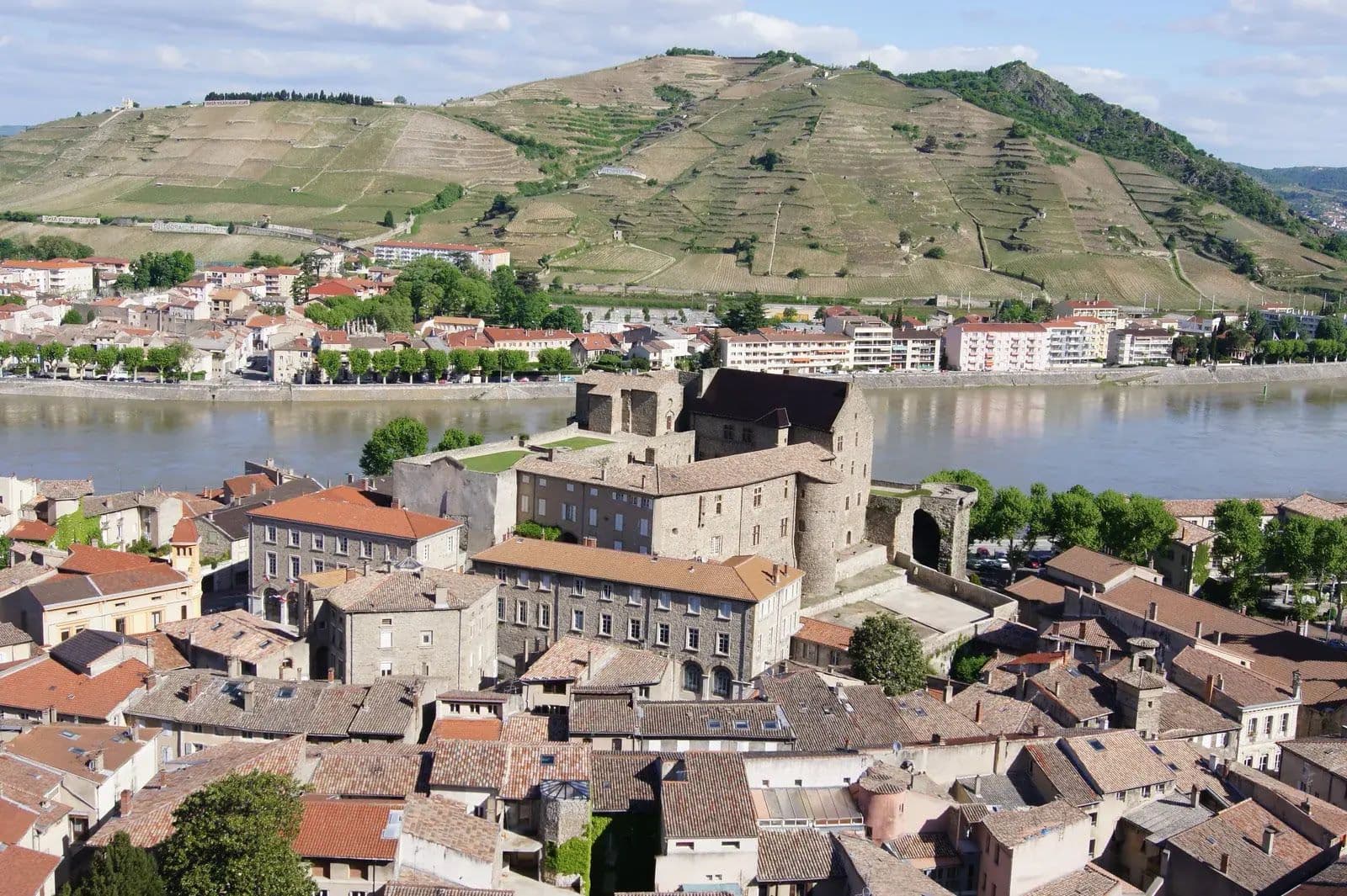 Cabinet Tournon-sur-Rhone